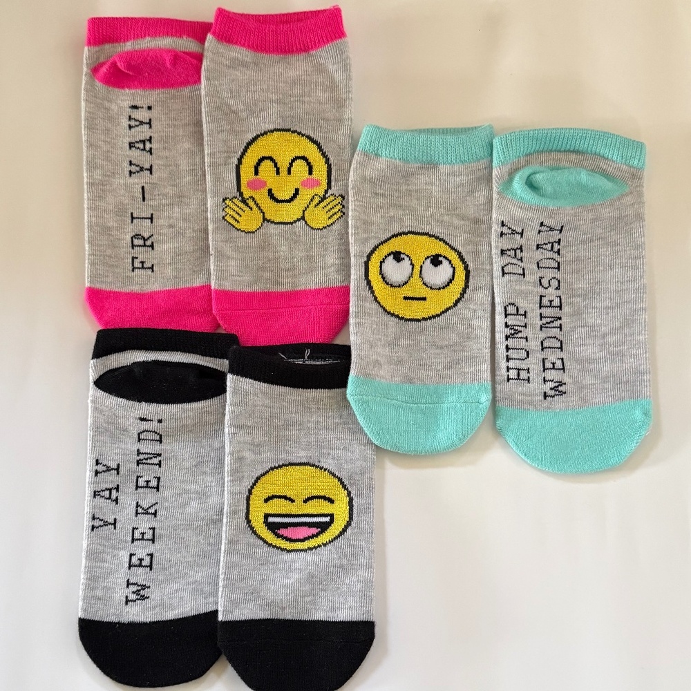 NEW Emoji Ankle Socks size Small (6 pairs)